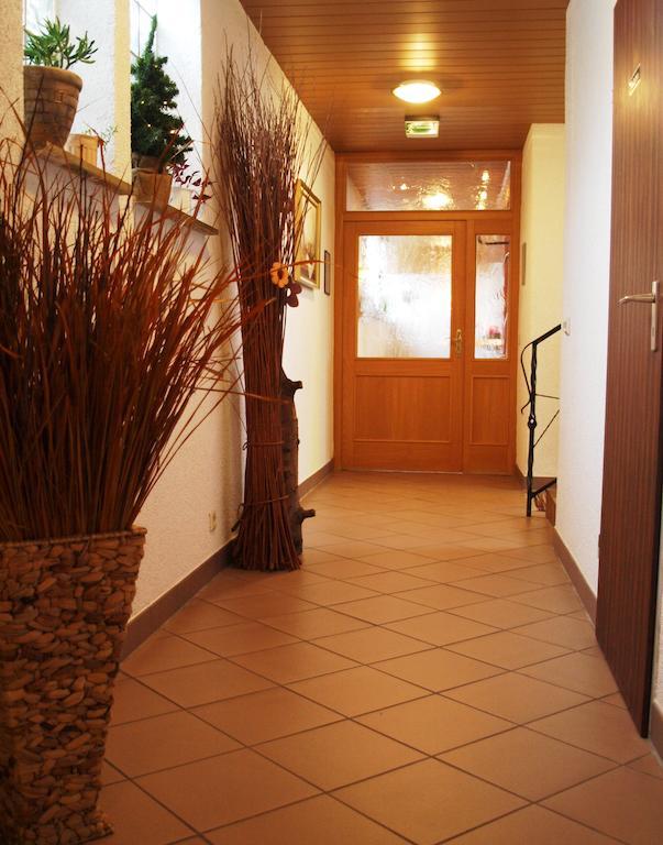 Hotel Garni Pension Ruth Mutterstadt Exterior foto