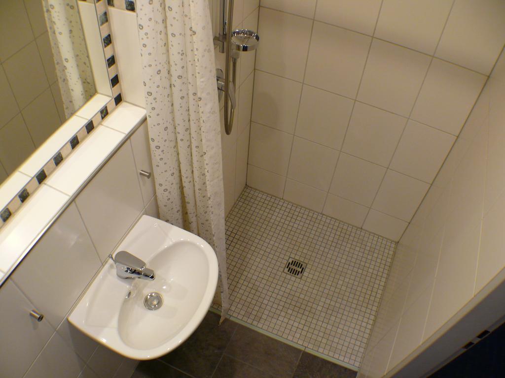 Hotel Garni Pension Ruth Mutterstadt Quarto foto
